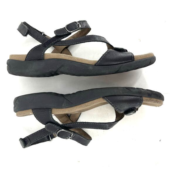 Taos Women's 7/38 Black Leather Beauty Comfort Walking Sandal - Picture 5 of 7
